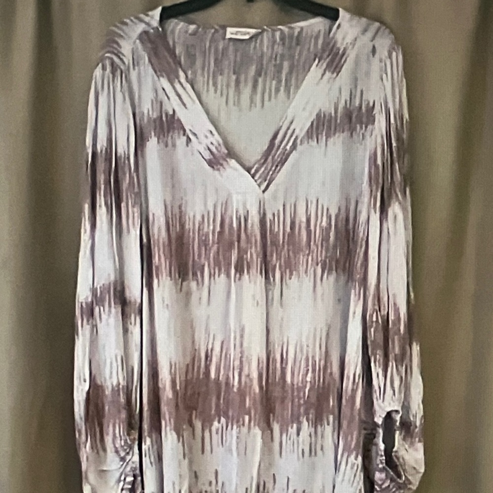 V-Neck Long Sleeve Tunic in Cream with Taupe Wash